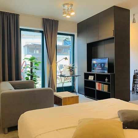 Cozy Friendly Place With Free Parking Прага Экстерьер фото