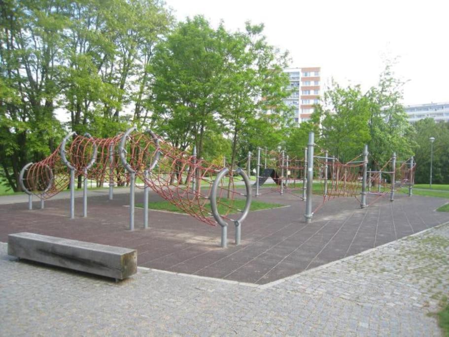 Cozy Friendly Place With Free Parking Прага Экстерьер фото