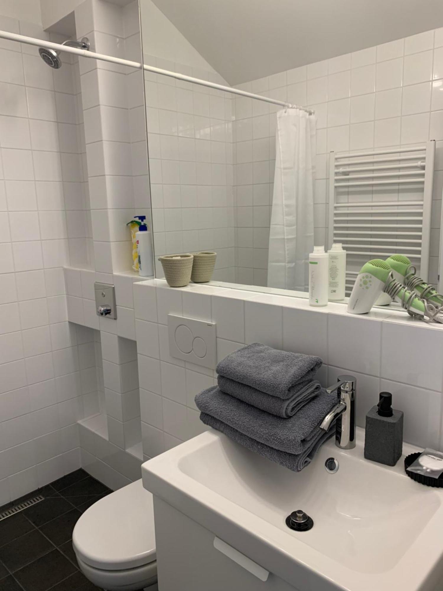 Cozy Friendly Place With Free Parking Прага Экстерьер фото